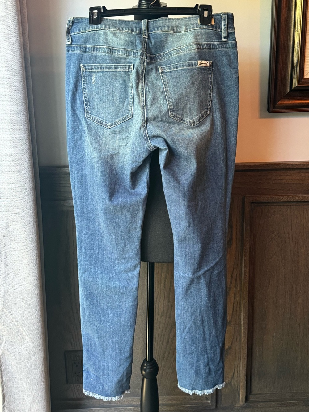 Seven7 Light Blue Slim Straight Jeans with Floral & Bird Embroidery Sz 10 - Picture 2 of 9